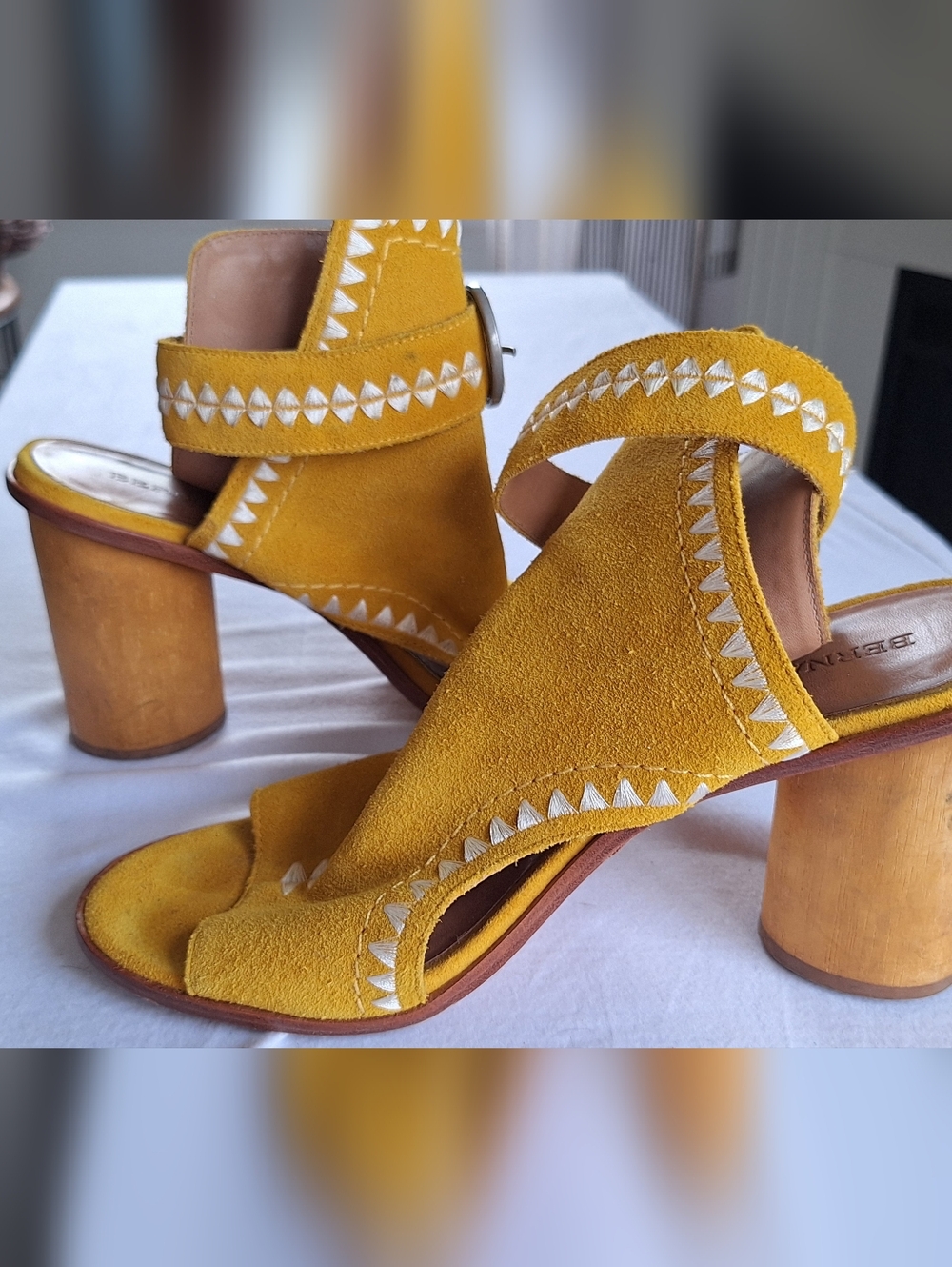 Bernardo Yellow Suede Heeled Sandals Size 10 Ankle Strap Boho Block Heel - Picture 4 of 5